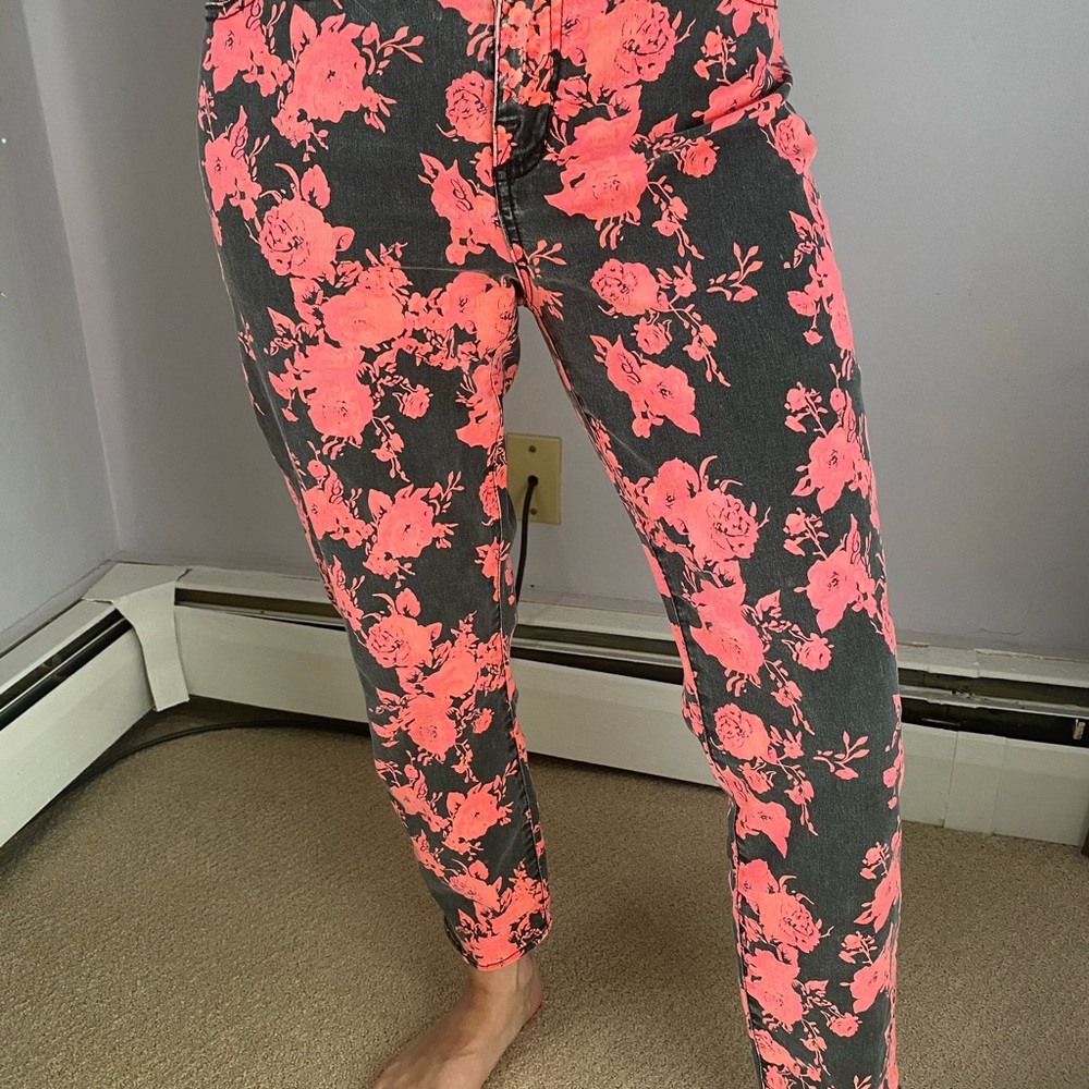 Rose pattern Rock Republic denim in black and pink
